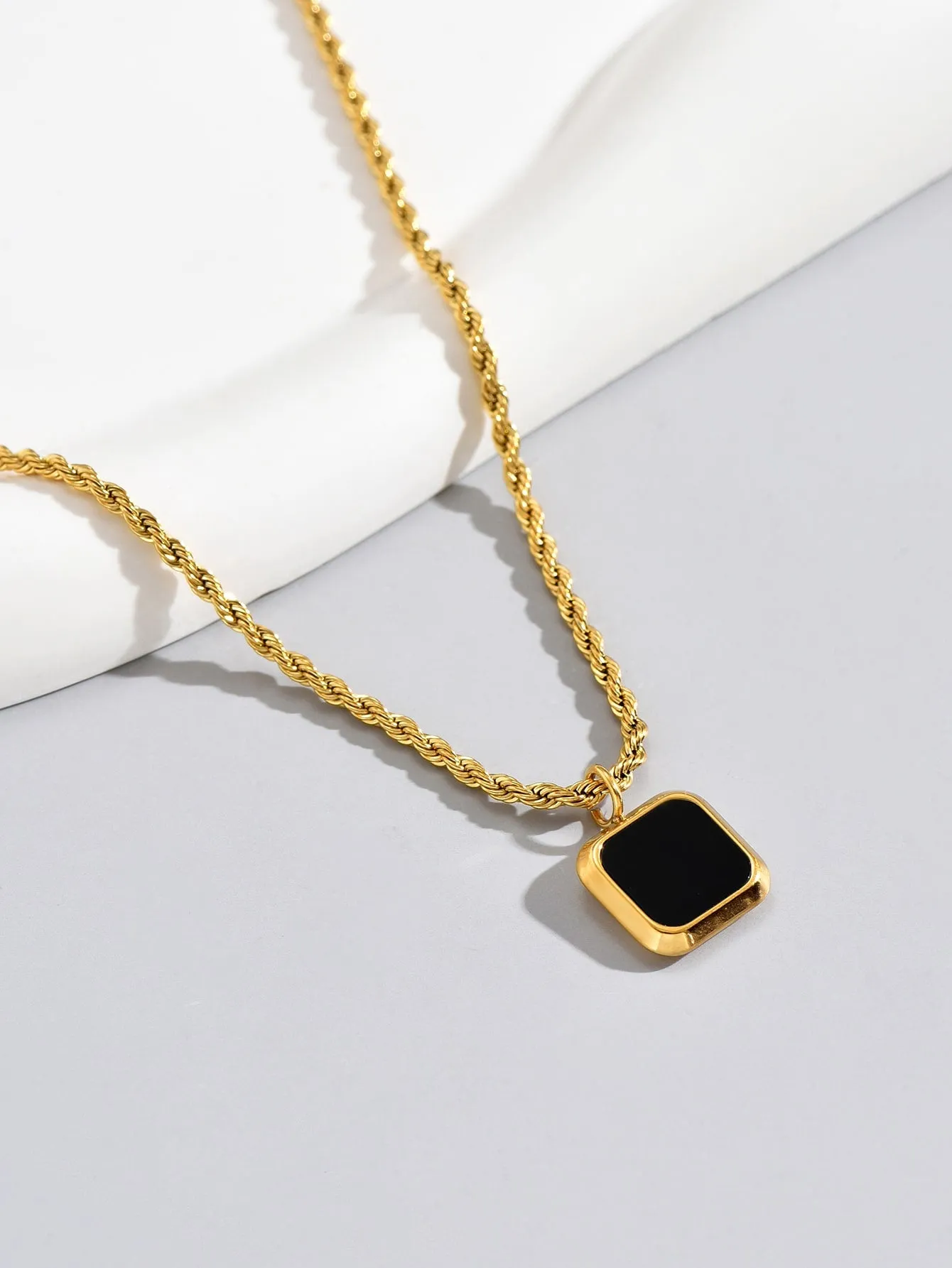 Black Geometric Charm Necklace for Women Girls Accessories Jewelry Gifts Gift