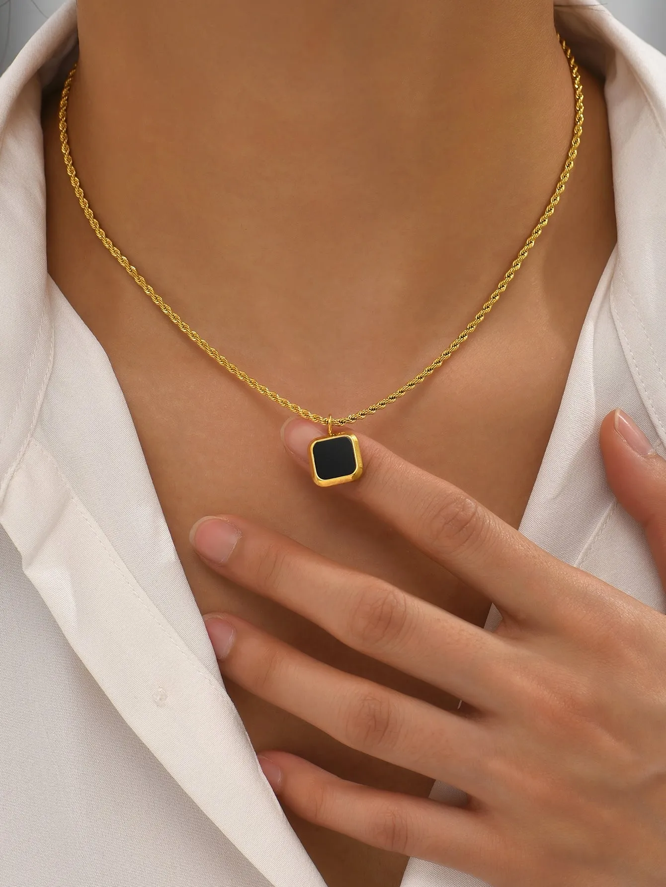 Black Geometric Charm Necklace for Women Girls Accessories Jewelry Gifts Gift