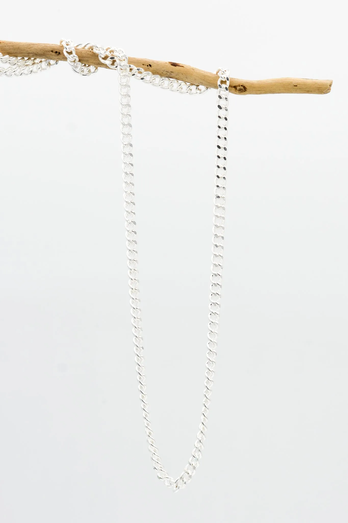 Curb chain